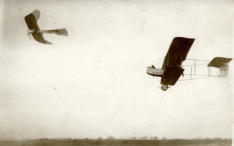 German Taube-plane hunted down by a French plane with a machine gun.